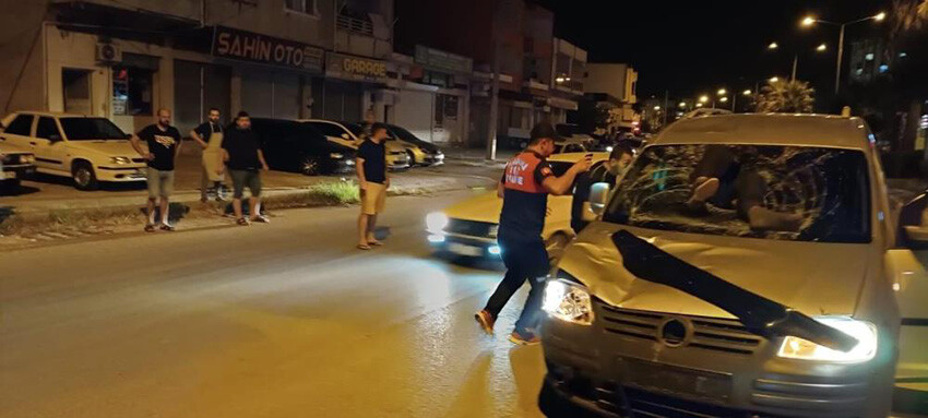 Osmaniye'de akıl almaz kaza! Kendisine çarpan aracın ön camından içeri girdi