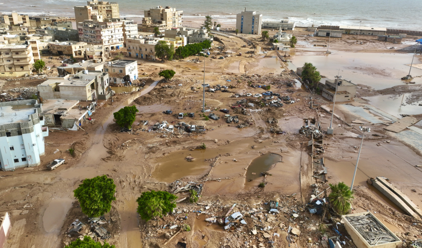 Libya'daki fırtınada en büyük kayıp Derne'de! Patlayan barajlar vadiyi silip süpürdü - 1. Resim