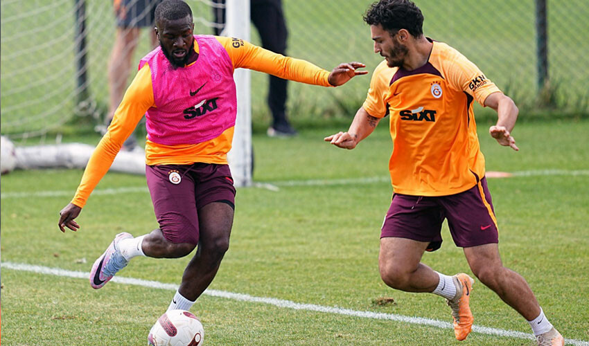 Galatasaray'da Samsunspor maçı öncesi Hakim Ziyech sevinci Galatasaray'da Samsunspor maçı öncesi Hakim Ziyech sevinci