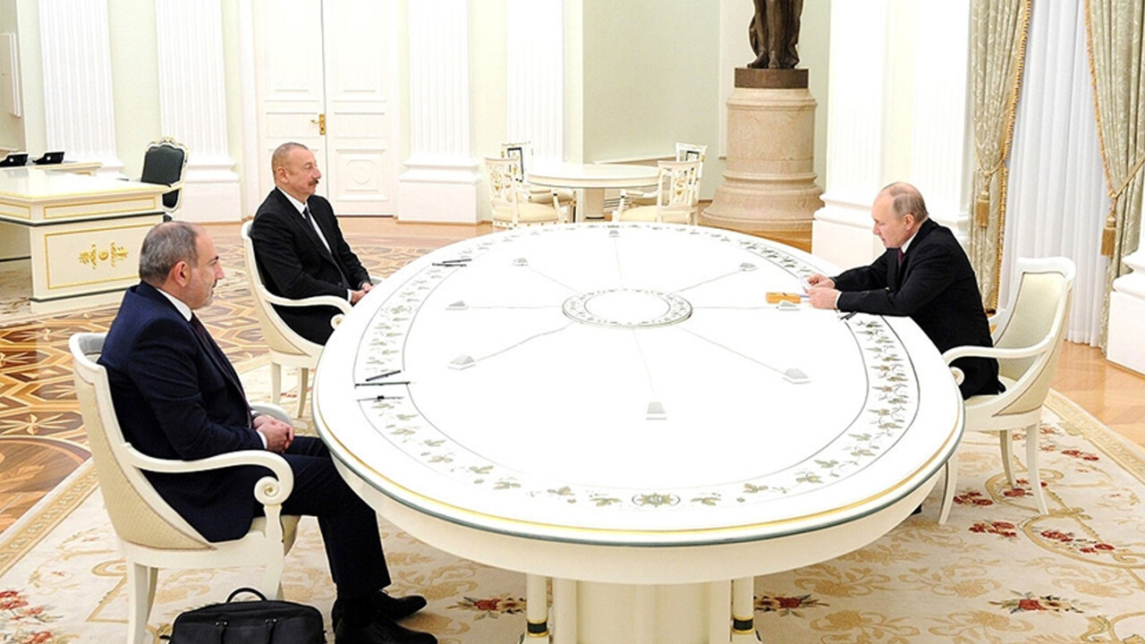 Putin son noktayı koydu, Paşinyan itaat etti: Ermenistan Azerbaycan'ın egemenliğini kabul etti Putin son noktayı koydu, Paşinyan itaat etti: Ermenistan Azerbaycan'ın egemenliğini kabul etti