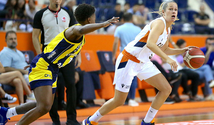 Fenerbahçe'ye Mersin'de son saniye şoku!  Sarı-lacivertliler yeni sezona mağlubiyetle başladı Fenerbahçe'ye Mersin'de son saniye şoku!  Sarı-lacivertliler yeni sezona mağlubiyetle başladı