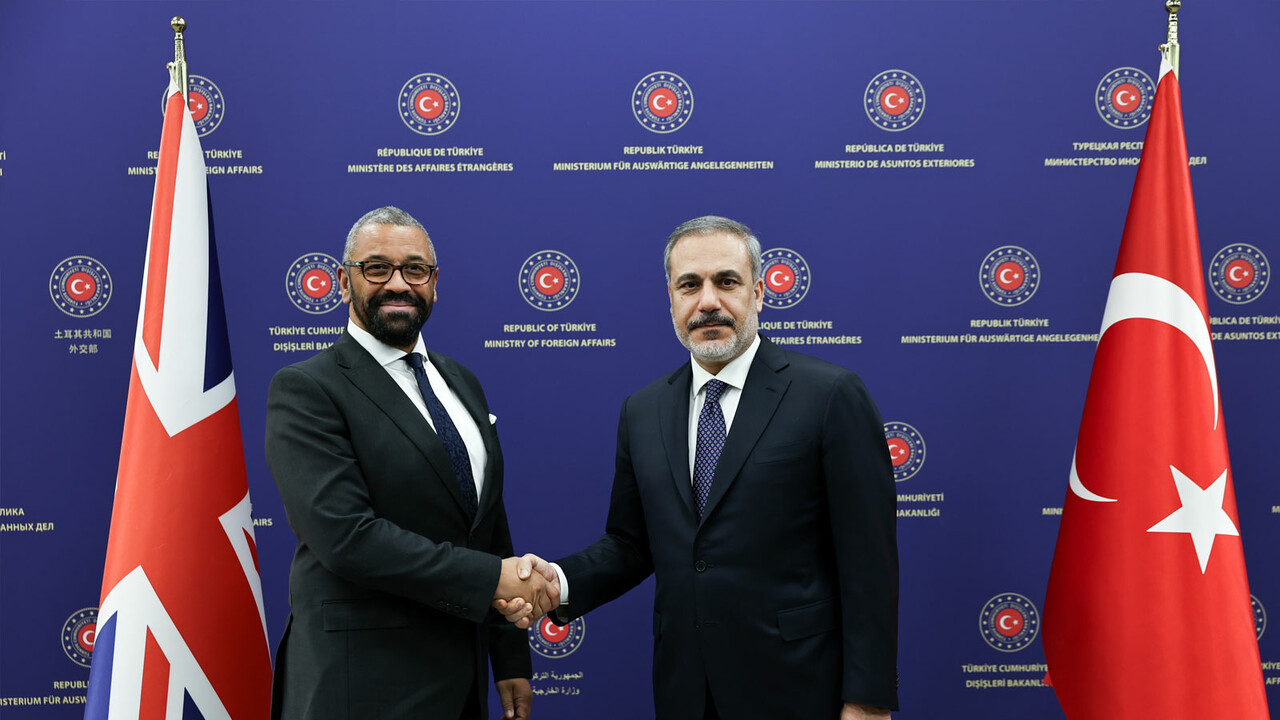 Bakan Fidan'dan Sudan'daki iç savaşa ilişkin açıklama... "Bizi derinden yaralamaktadır" Bakan Fidan'dan Sudan'daki iç savaşa ilişkin açıklama... "Bizi derinden yaralamaktadır"