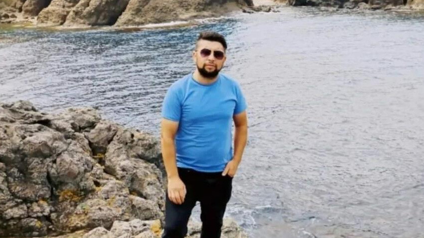 Tuzla'da hafriyat kamyonu devrildi: Sürücüsü hayatını kaybetti Tuzla'da hafriyat kamyonu devrildi: Sürücüsü hayatını kaybetti
