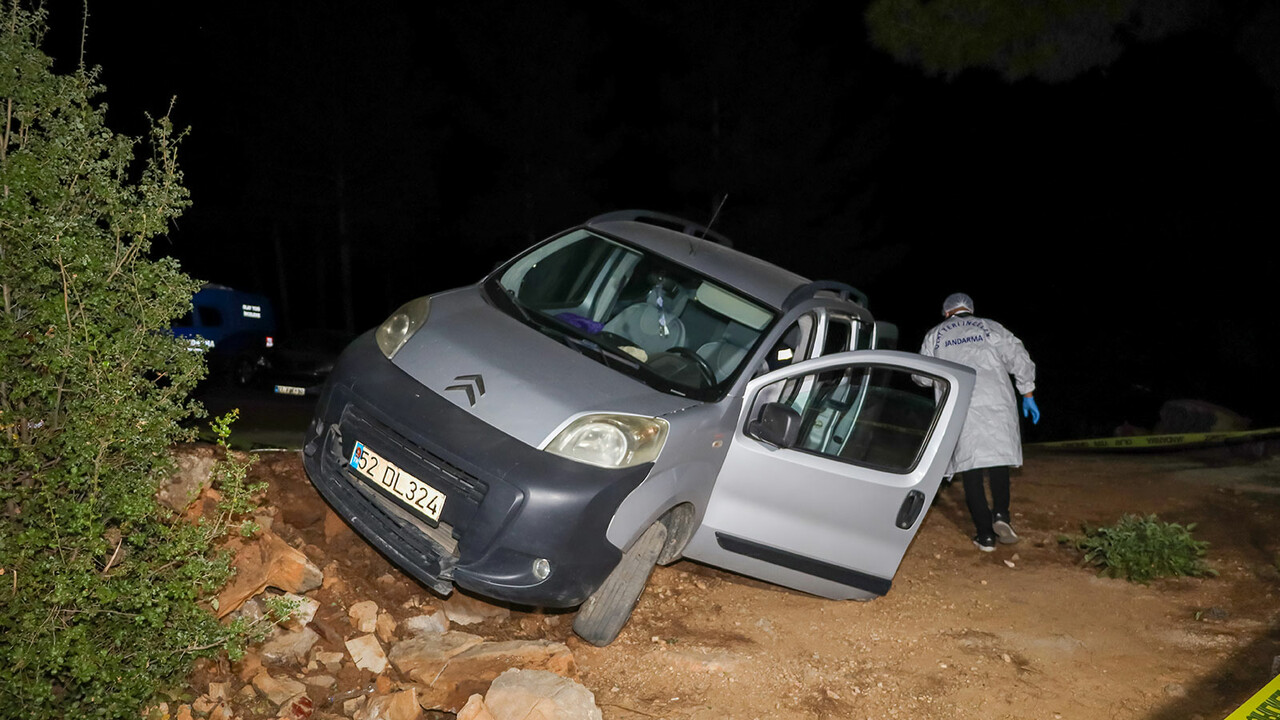Antalya’da feci son! Kendi aracının altında kaldı Antalya’da feci son! Kendi aracının altında kaldı