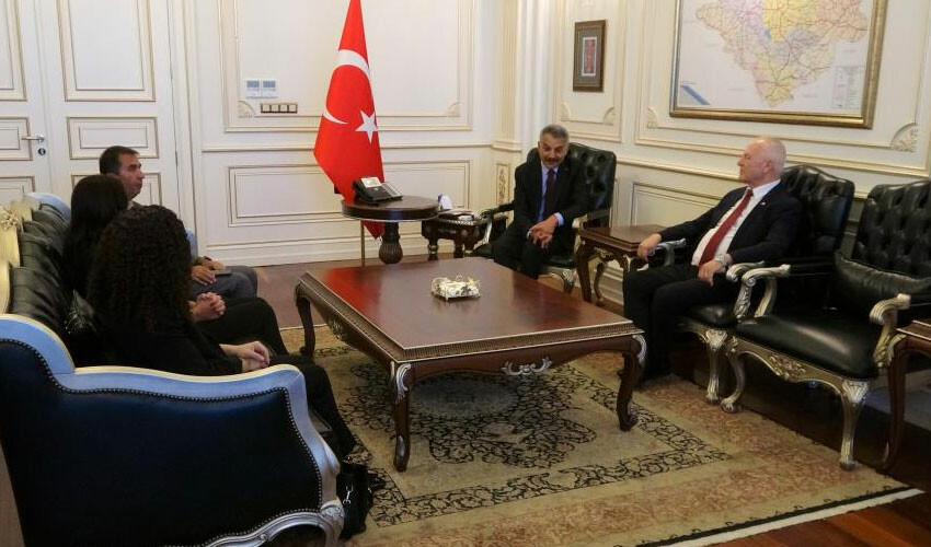 KKTC Cumhuriyet Meclisi Başkanı net konuştu: Bizim için ana vatan Türkiye'dir ne AB'dir ne BM'dir KKTC Cumhuriyet Meclisi Başkanı net konuştu: Bizim için ana vatan Türkiye'dir ne AB'dir ne BM'dir