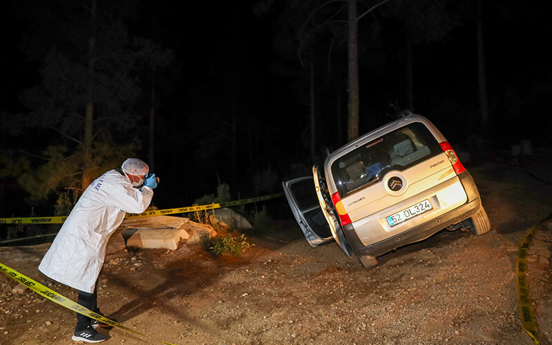 Antalya’da feci son! Kendi aracının altında kaldı Antalya’da feci son! Kendi aracının altında kaldı