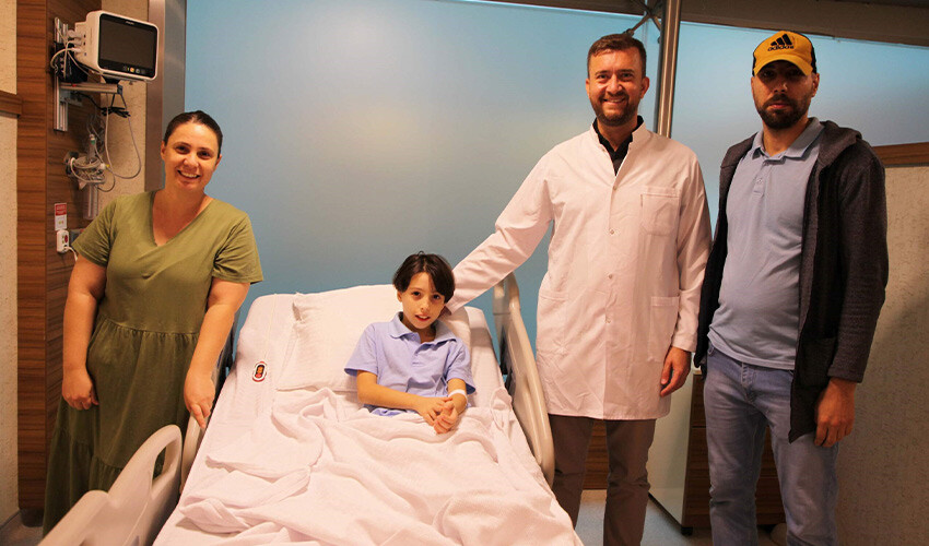 Küçük çocuğun tehlikeli oyunu: Boğazına üzüm kaçtı