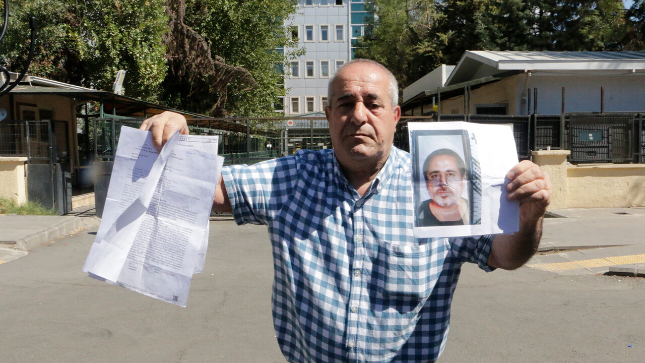 Film gibi olay: Aracını satmak için gitti, yediği yemekle dolandırıldı Film gibi olay: Aracını satmak için gitti, yediği yemekle dolandırıldı