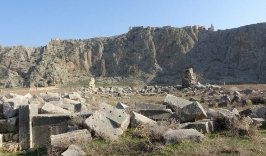 Adana'da heyecanlandıran kazı: 7 bin 500 yıllık antik kentten hazine çıktı! Adana'da heyecanlandıran kazı: 7 bin 500 yıllık antik kentten hazine çıktı!