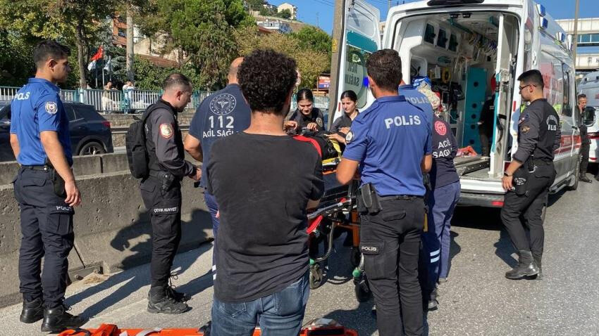 Göreve giden çevik kuvvet ekibi kaza geçirdi: Zincirleme kazada 5 polis yaralandı Göreve giden çevik kuvvet ekibi kaza geçirdi: Zincirleme kazada 5 polis yaralandı