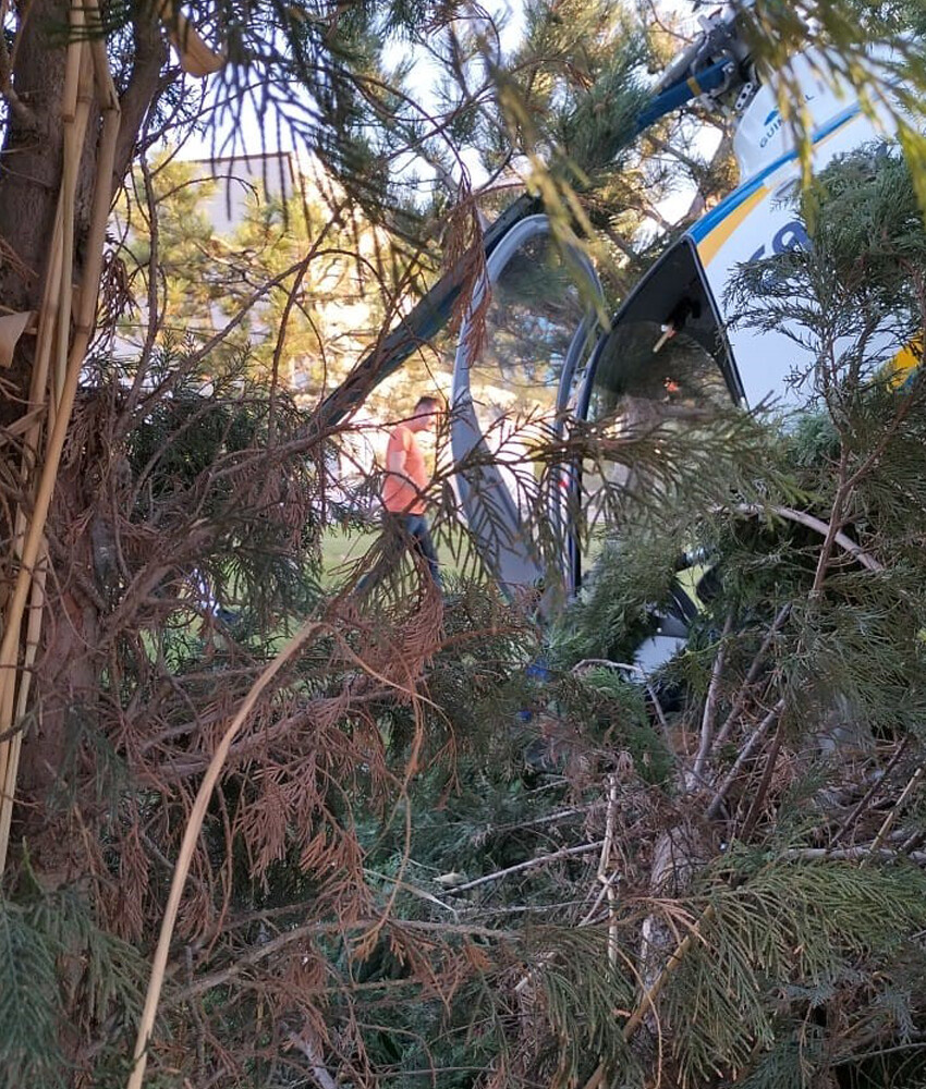 Son dakika: Afyonkarahisar'da otelin bahçesine helikopter düştü Son dakika: Afyonkarahisar'da otelin bahçesine helikopter düştü