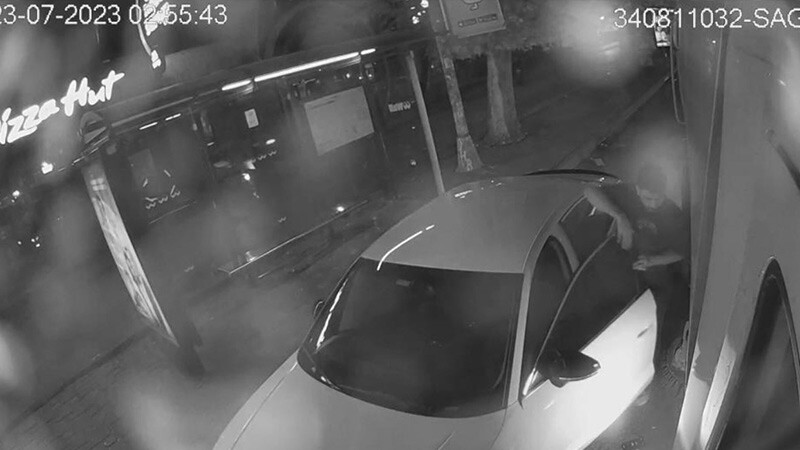 iSTANBUL- TEMİZLİK İŞÇİSİ sürücüyü ezdi