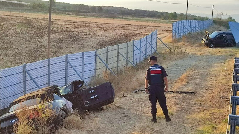 Feci kaza: 3 kişi hayatını kaybetti Edirne- kaza- panelvan