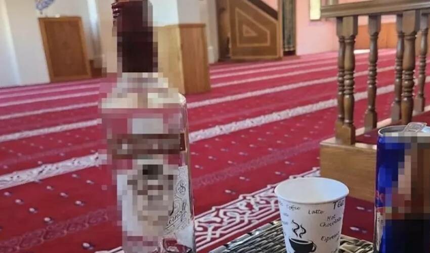 Camide alkol alıp tutuklanan gencin halası konuştu: Arkadaş kurbanı oldu Camide alkol alıp tutuklanan gencin halası konuştu: Arkadaş kurbanı oldu