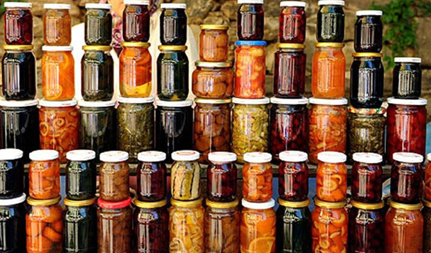 Kendi yaptığı konserveden zehirlendi: Yaşlı kadın 3. gün hayat mücadelesini kaybetti Kendi yaptığı konserveden zehirlendi: Yaşlı kadın 3. gün hayat mücadelesini kaybetti