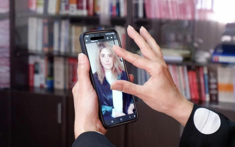 Adını “Eyşan” yaptı, fotoğrafını kullandılar… Dolandırıcılar peşini bırakmıyor! Adını “Eyşan” yaptı, fotoğrafını kullandılar… Dolandırıcılar peşini bırakmıyor!