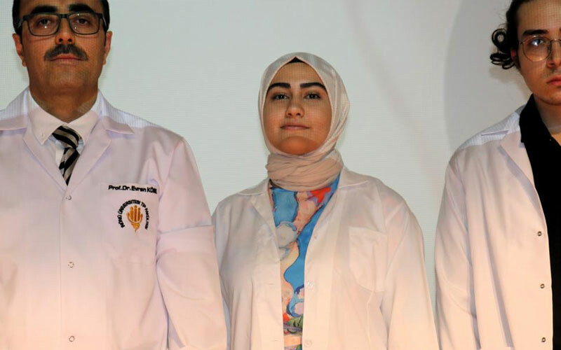 Hem çalıştı hem okudu, azmiyle ilham oldu… Temizlikçi olarak çalıştığı hastanede doktor olacak! Hem çalıştı hem okudu, azmiyle ilham oldu… Temizlikçi olarak çalıştığı hastanede doktor olacak!