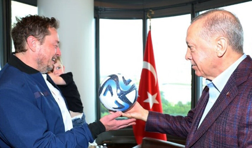 Erdoğan, Musk'ın oğluna top hediye etti, renkli anlar görüşmeye damga vurdu Musk ve Erdoğan