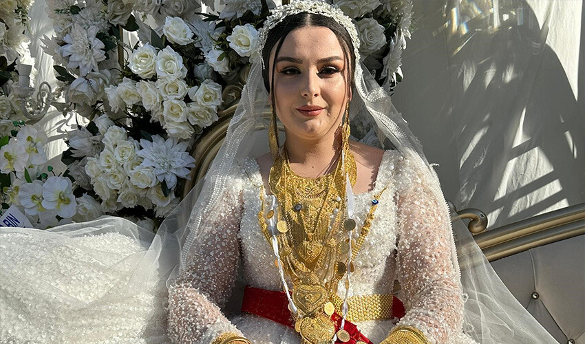 Böyle düğün görülmedi: Toplanan takılar saymakla bitmedi