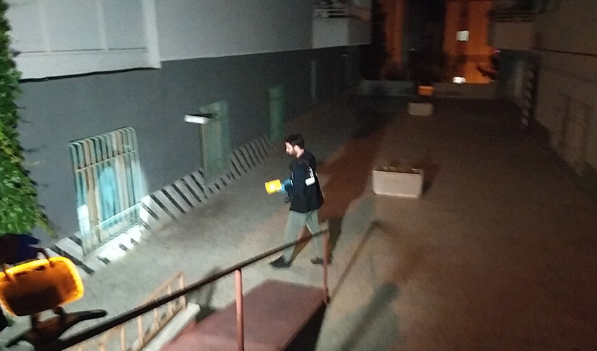 Gece yarısı ilginç kovalamaca: Pompalı tüfekle etrafa ateş açtılar Gece yarısı ilginç kovalamaca: Pompalı tüfekle etrafa ateş açtılar