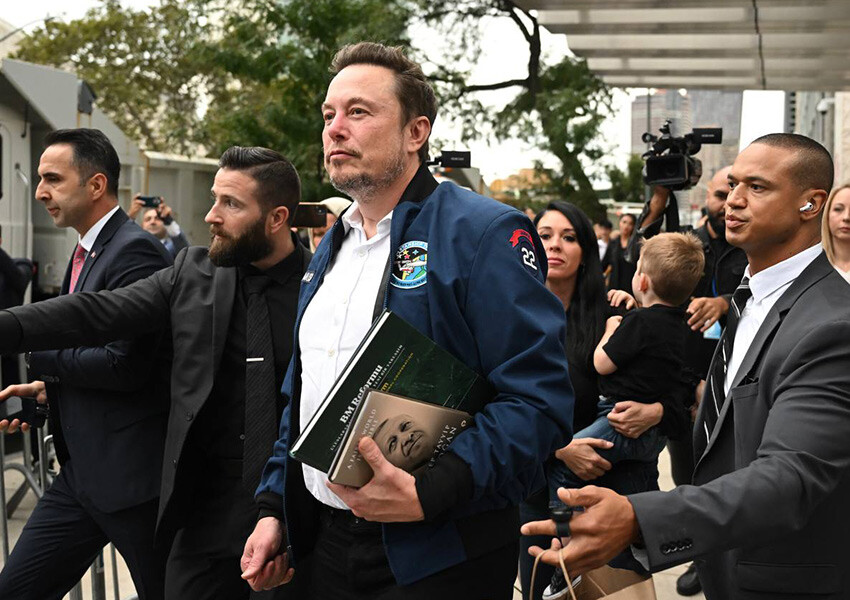 Erdoğan, Musk'ın oğluna top hediye etti, renkli anlar görüşmeye damga vurdu elon musk erdoğan görüşmesi