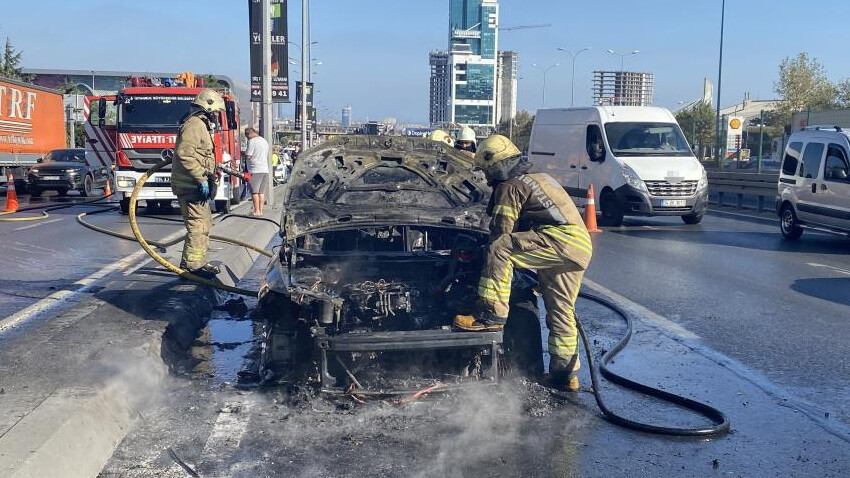 Beylikdüzü'de bakımdan çıkan araç 5 kilometre sonra alev topuna döndü beylikdüzünde araç küle döndü
