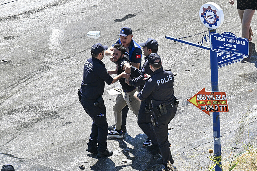 Ankara'da sanayi sitesinde çıkan yangında 3 kişi hayatını kaybetti Ankara'da sanayi sitesinde çıkan yangında 3 kişi hayatını kaybetti