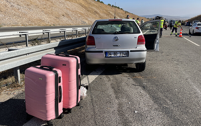 Otomobilin motoru yola fırladı! İstanbul-İzmir Otoyolu'nda zincirleme kaza: Ölü ve yaralılar var Otomobilin motoru yola fırladı! İstanbul-İzmir Otoyolu'nda zincirleme kaza: Ölü ve yaralılar var