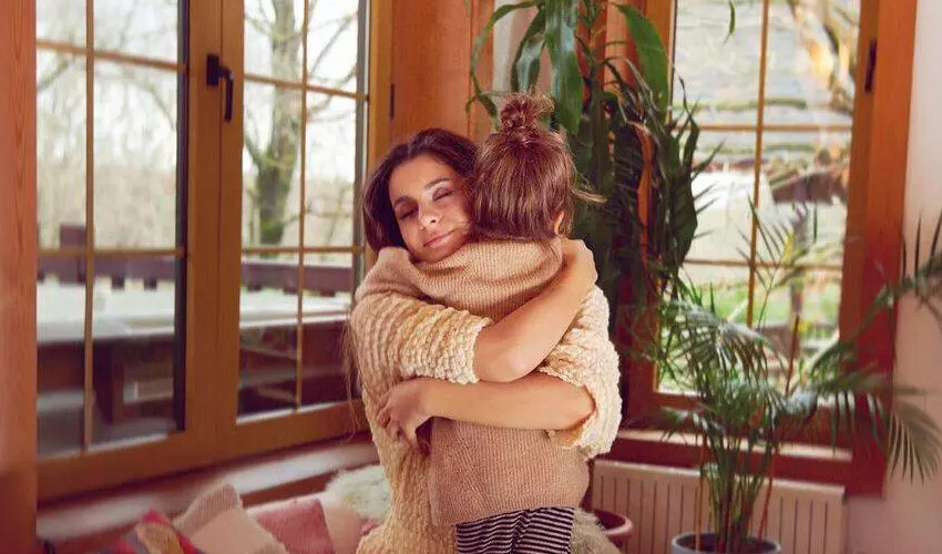 Ünlü şarkıcı Atiye ikinci kez anne oldu Ünlü şarkıcı Atiye ikinci kez anne oldu