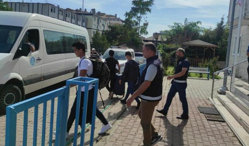 Kaçak göçmenlere geçit yok: 7 şahıs yakalandı Kaçak göçmenlere geçit yok: 7 şahıs yakalandı