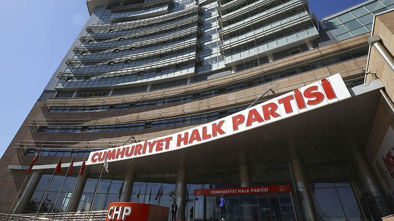 CHP&#039;de ayak oyunları bitmiyor! İstanbul sancısı...