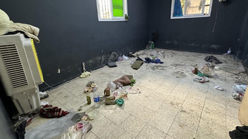 Avrupa’ya kaçacaklardı! Tek odada 31 kaçak göçmen yakalandı kaçak göçmenlerin saklandığı oda