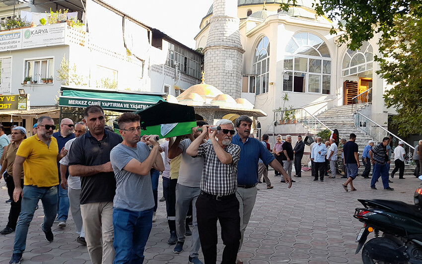 Ünlü oyuncu Merve Kayaalp ailesi ile yaşadığı evde canına kıydı! Babası acı olayın sebebini açıkladı Ünlü oyuncu Merve Kayaalp ailesi ile yaşadığı evde canına kıydı! Babası acı olayın sebebini açıkladı