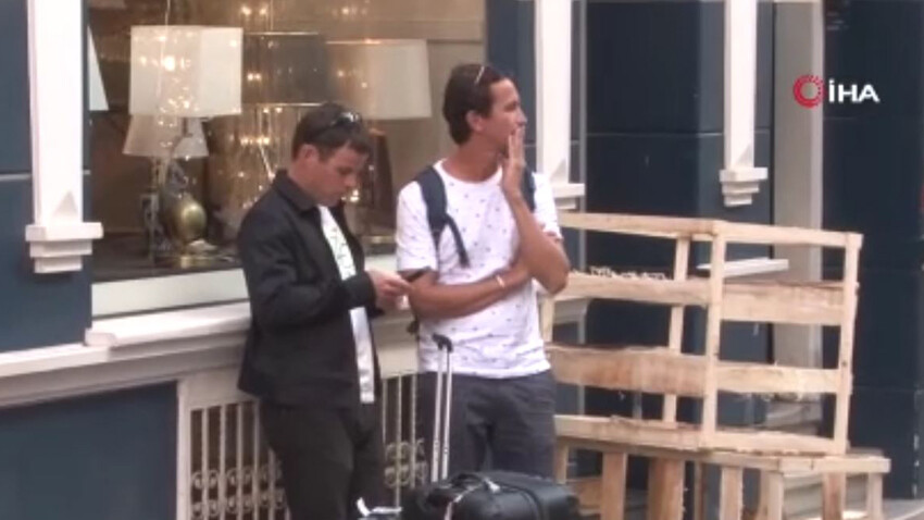 Fransız turistin şüpheli ölümü! Beyoğlu’nda 10 kişi kaldıkları otel odasında düştü Fransız turistin şüpheli ölümü! Beyoğlu’nda 10 kişi kaldıkları otel odasında düştü