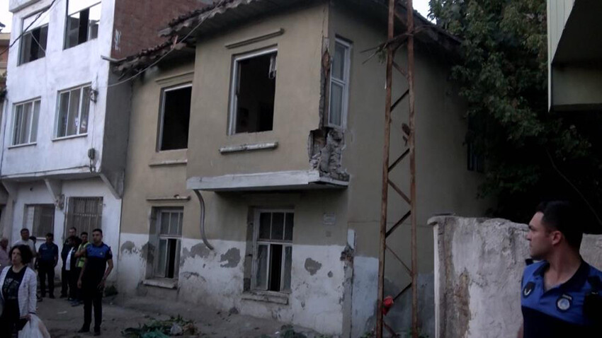 Belediye başkan adayının evinden 15 kamyon çöp çıktı: Onları daha üzerime giymedim