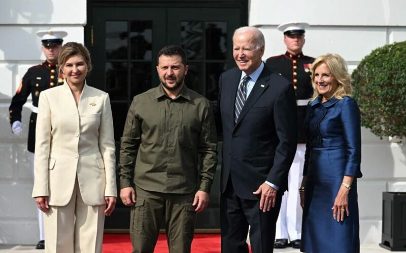 Biden, Zelenski'nin yanında Rusya'ya meydan okudu! Ukrayna, ABD Abrams tanklarını kullanacak Biden, Zelenski'nin yanında Rusya'ya meydan okudu! Ukrayna, ABD Abrams tanklarını kullanacak