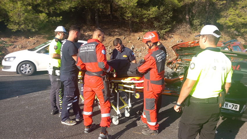 Muğla'da korkunç kaza: 2 ölü, 2 yaralı Muğla'da korkunç kaza: 2 ölü, 2 yaralı