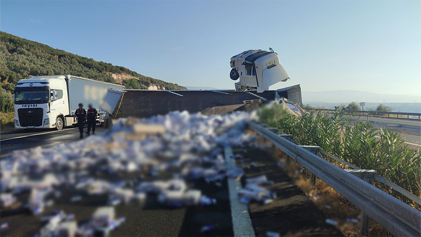 İçecek dolu tır devrildi, kupası havaya kalktı