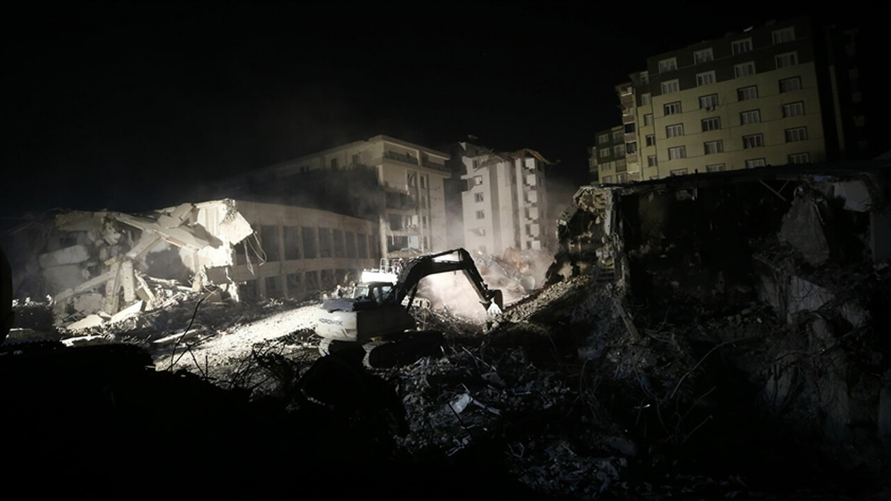 Bine yakın kişiye mezar olan Hatay’daki Rönesans Sitesi&#039;nin mühendisi tutuklandı