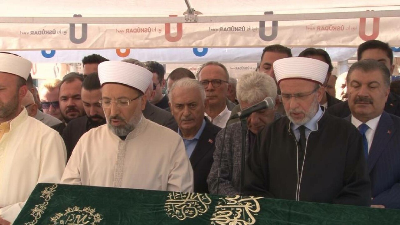 Cumhurbaşkanı Erdoğan’ın kuzeni son yolculuğuna uğurlandı Cumhurbaşkanı Erdoğan’ın kuzeni son yolculuğuna uğurlandı