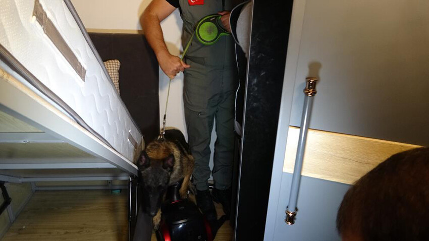 Kiraladıkları rezidansı uyuşturucu imalathanesine çevirdiler!