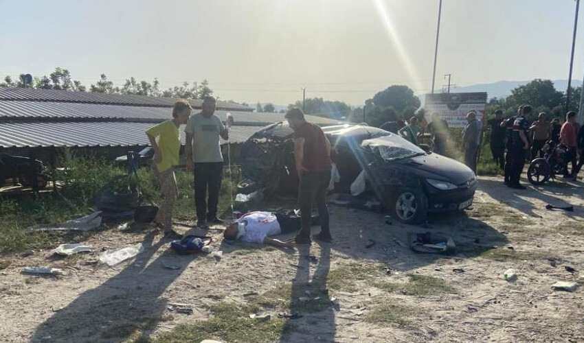 Aydın'da korkunç kaza! Biri ağır iki yaralı Aydın'da korkunç kaza! Biri ağır iki yaralı