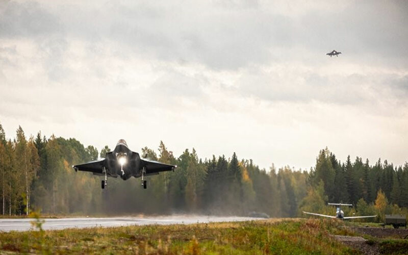 Norveç yeni savaş konseptini denedi! F-35 savaş uçakları otoyola iniş yaptı Norveç yeni savaş konseptini denedi! F-35 savaş uçakları otoyola iniş yaptı
