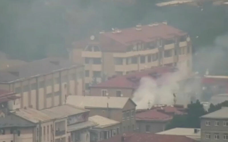 Azerbaycan, Karabağ'a yardım gönderiyor... Ermeniler arşivleri yakıyor! Azerbaycan, Karabağ'a yardım gönderiyor... Ermeniler arşivleri yakıyor!