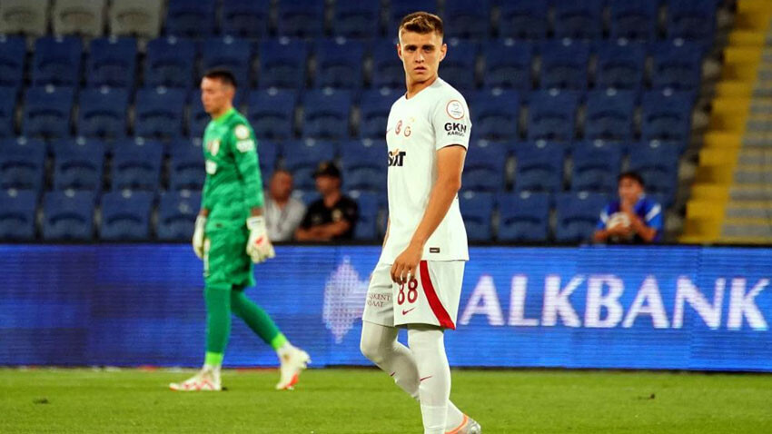 Galatasaray'dan Kazımcan Karataş açıklaması! Genç oyuncu ilk yarıda sakatlanarak oyundan çıkmıştı Galatasaray'dan Kazımcan Karataş açıklaması! Genç oyuncu ilk yarıda sakatlanarak oyundan çıkmıştı