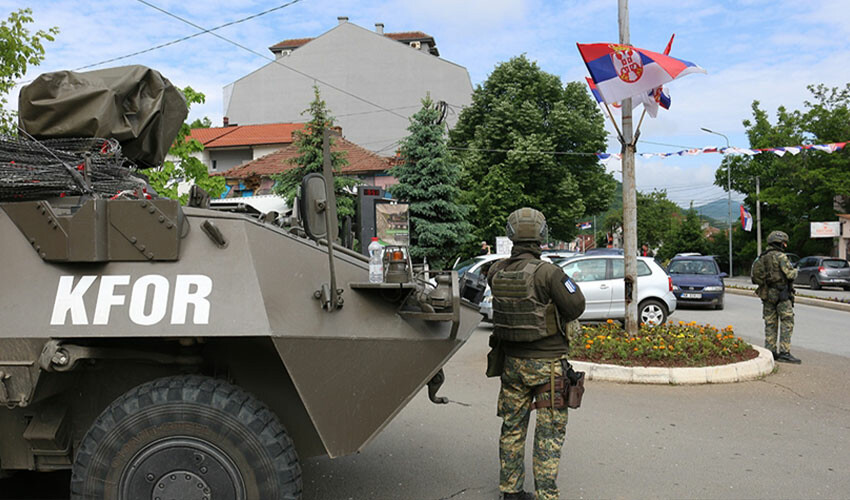 Kosova’da ölü sayısı 4’e yükseldi! KFOR 'müdahaleye hazır olduğunu' bildirdi