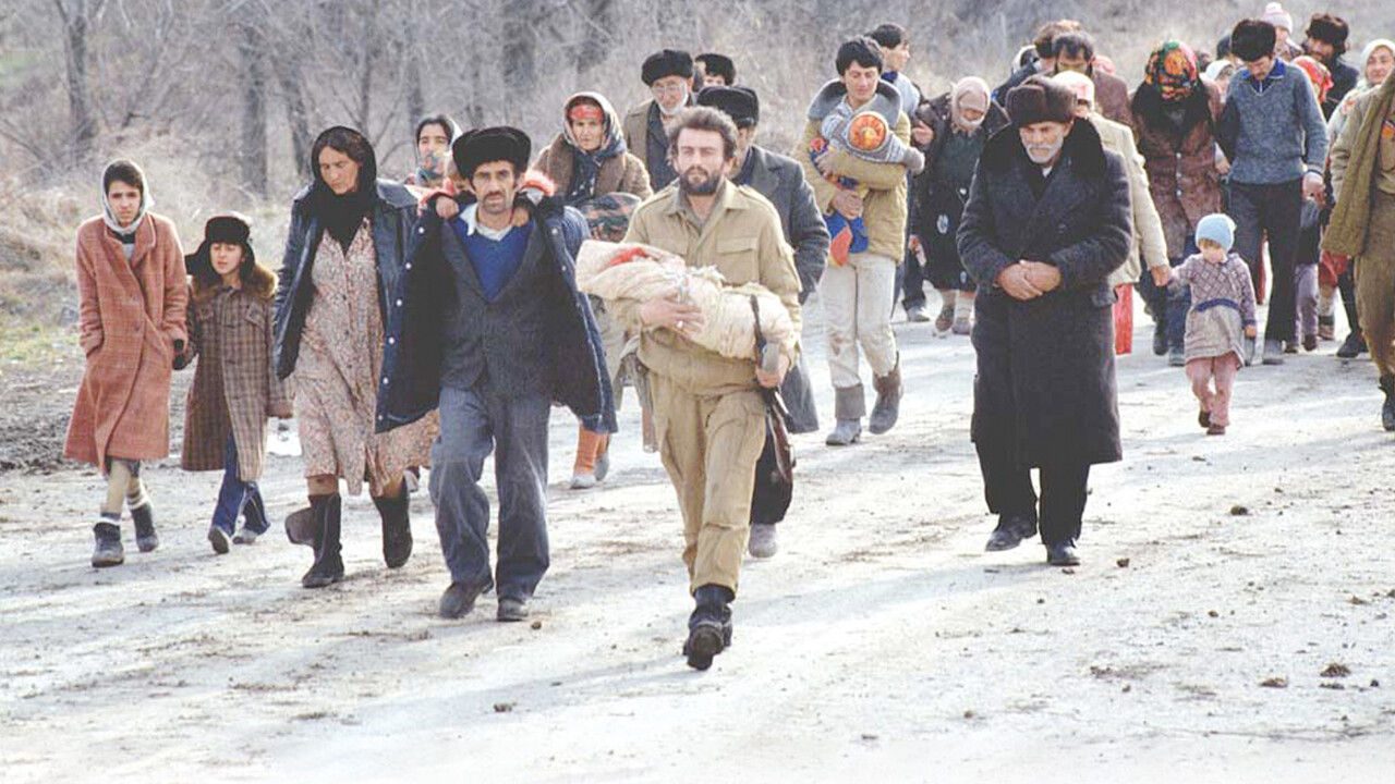 30 yıl önce Karabağ&#039;dan sürülmüşlerdi, 200 bin Türk’ü vatan hasreti sardı