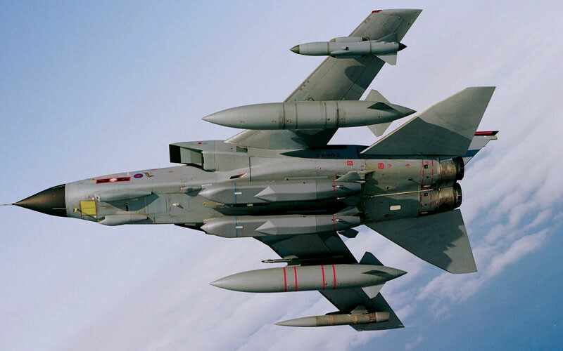 Putin'e büyük şok! Rusya'nın Karadeniz Filosu komutanı öldürüldü Birleşik Krallık Hava Kuvvetlerine ait  Tornado GR4 savaş uçağı, Storm Shadow füzesi taşıyor