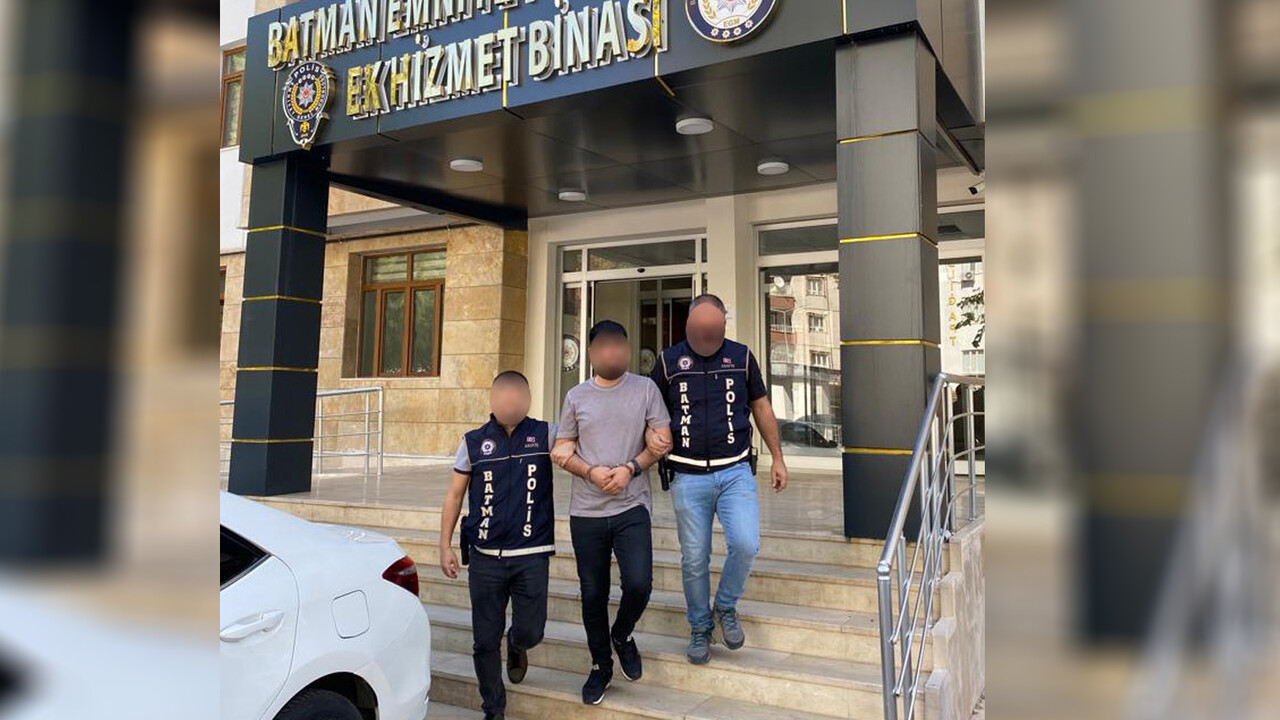 Batman'da 184 yıl kesinleşmiş hapis cezası bulunan firari yakalandı Batman'da 184 yıl kesinleşmiş hapis cezası bulunan firari yakalandı