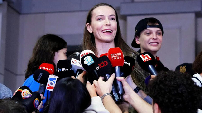 Tokyo'daki olimpiyat elemelerinde 7'de 7 yaparak Paris 2024 vizesi alan Filenin Sultanları yurda döndü Tokyo'daki olimpiyat elemelerinde 7'de 7 yaparak Paris 2024 vizesi alan Filenin Sultanları yurda döndü